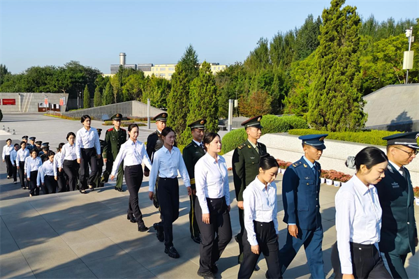 52对戎装新人沈阳谒陵奠英魂 这场国风军婚藏着最深家国情怀_fororder_马静军婚1