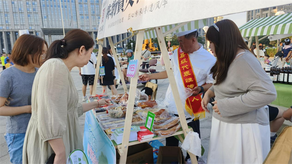 “宇宙尽头”的快乐从赏荷开始 第十三届铁岭荷花文化旅游节启幕_fororder_图片5