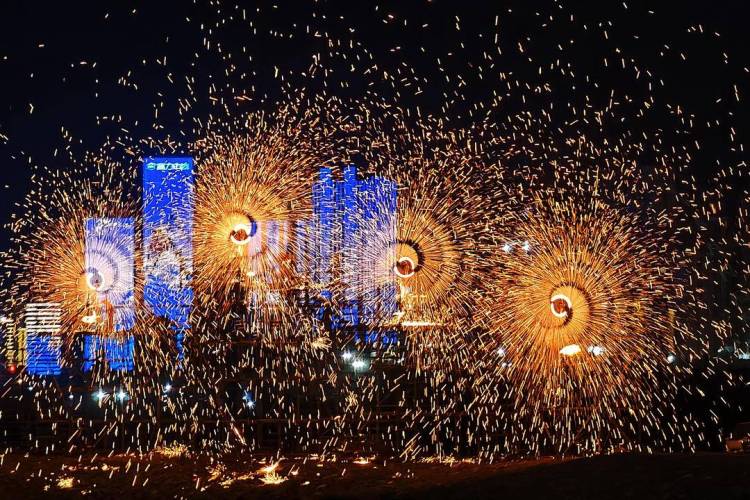 大连梭鱼湾上演海上非遗秀