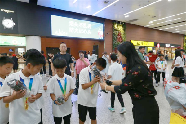 塔城市2025年友好城市“援疆杯”青少年足球邀请赛 沈阳教育代表队五战全胜夺冠_fororder_教育塔城3