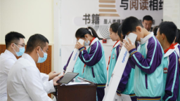 辽宁何氏医学院专家参编IAPB近视防控权威报告