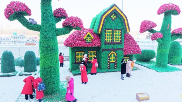 沈阳：冰封美景点燃冬日狂欢