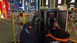 铁岭供电人穿梭花灯展 别样“赏灯”护航万家团圆