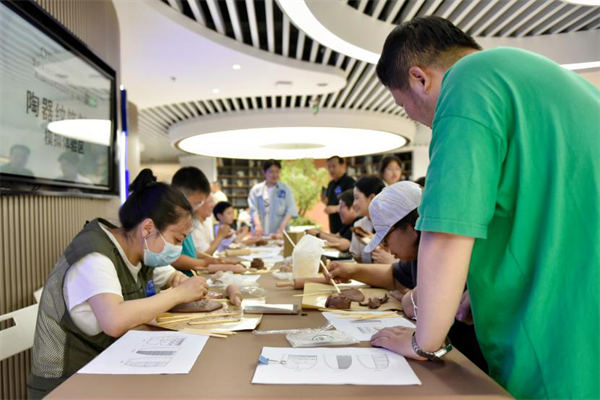 沈阳市2025年文化和自然遗产日主题活动暨公众考古活动季启幕_fororder_实习生考古2