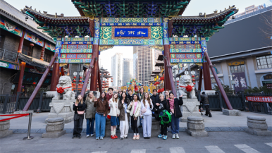 中美青少年研学营走进沈阳北市场