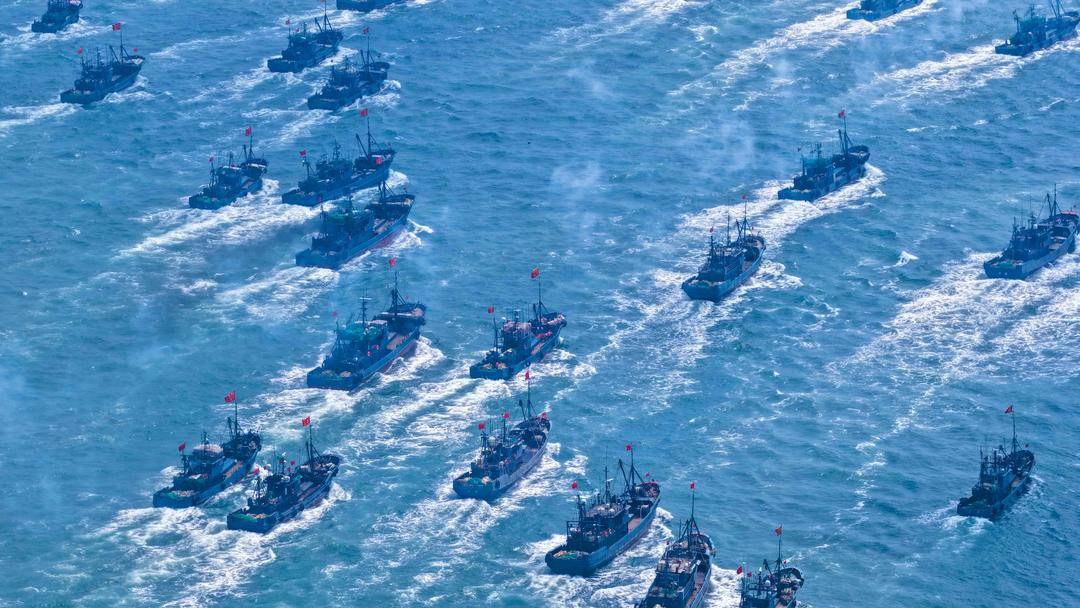 开海啦！大连渔船起航追“鲜”