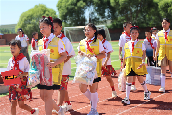 沈阳“小小慈善家”暖心助学 情系阜新蒙古族自治县国华小学_fororder_宋世辉2
