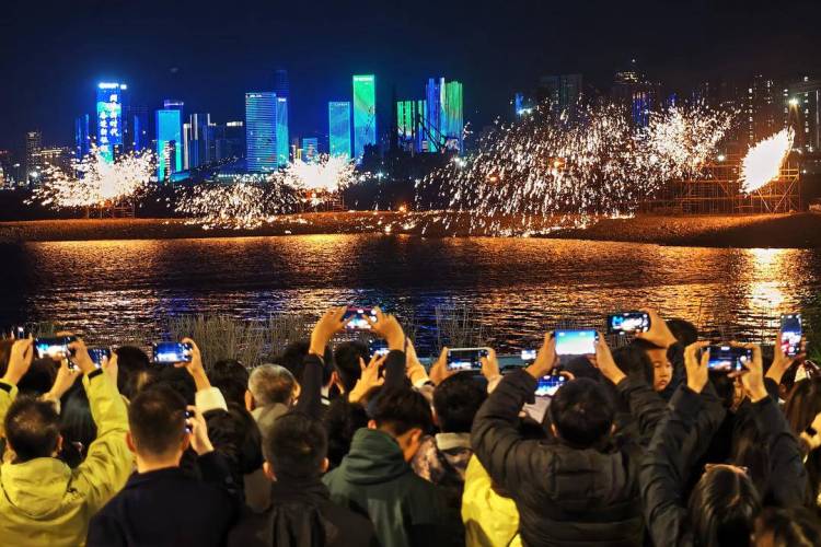 大连梭鱼湾上演海上非遗秀