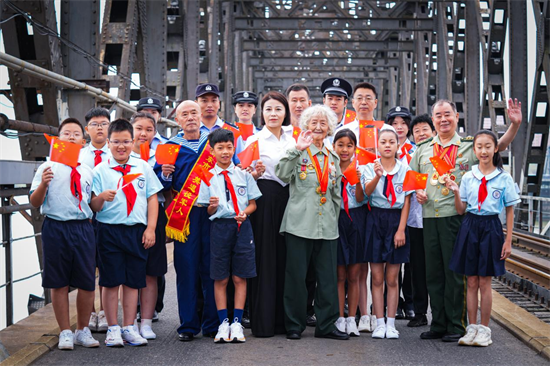 以国防教育 筑爱国之心 丹东边检站开展全民国防教育月主题活动_fororder_图片 2
