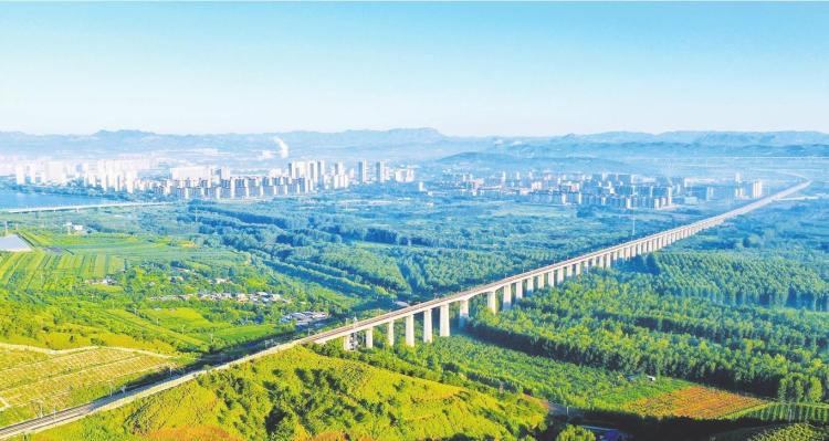 绿水青山入城来