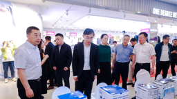 沈阳市首届“品质养老·乐龄生活”银发市集盛大启幕