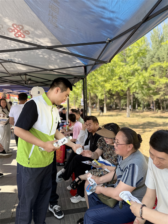 中储粮老边直属库有限公司开展爱心助考活动 传递青穗正能量_fororder_微信图片_20250609095231