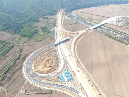 以铁军精神全力建设本桓高速公路项目_fororder_中铁本桓高速八工区3