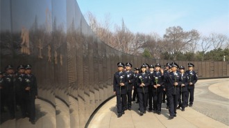 沈阳出入境边防检查站组织开展清明节祭奠英烈活动