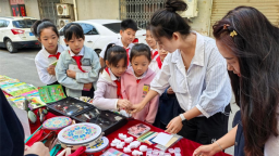 沈阳皇姑区举办“书香润童心 阅读伴成长”文化读书市集活动