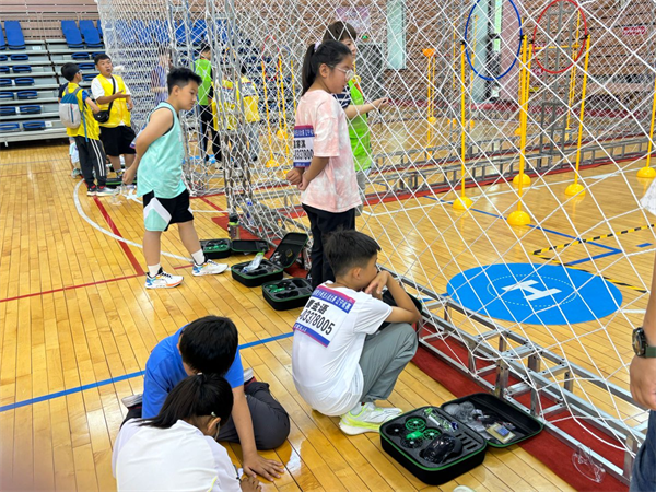 全国青少年无人机大赛辽宁省赛开赛 3099名青少年同场竞技_fororder_图片2
