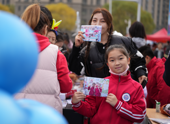 沈阳市东北英才学校举办主题校园文化集市_fororder_教育大图