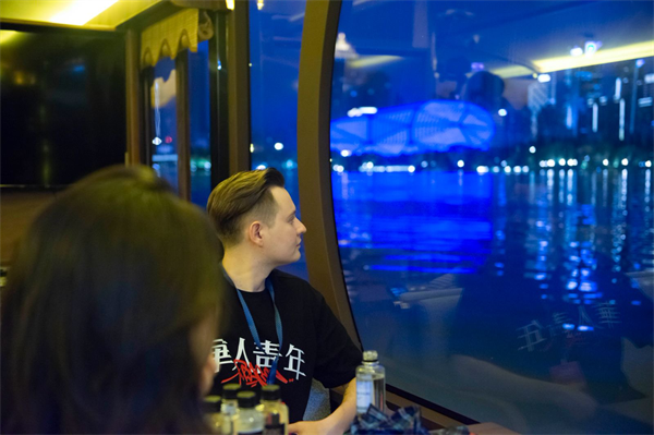 海外博主聚焦沈阳：科技“狂飙” 夜游“炫彩”_fororder_沈阳行5