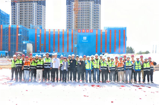 绘就民生幸福底色 中建八局沈阳市于洪区城市更新建设项目主体结构封顶_fororder_马静中建项目1