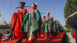 沈阳辽中第二届国风集体婚礼在养士堡镇连心湖启幕