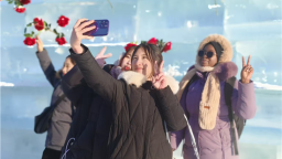 冰湖腾鱼引客来 海外推介官醉享沈阳康平冰雪季