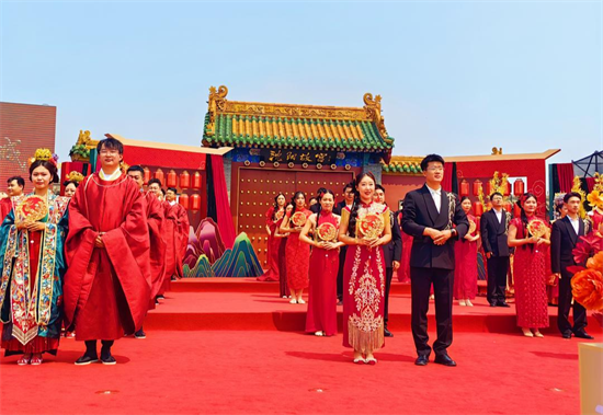 52对新人沈阳方城演绎国风婚典，公益赋能共绘浪漫文化新篇_fororder_图片3