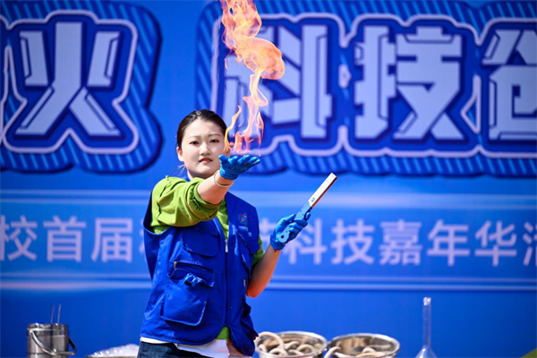 辽附实验学校首届科技嘉年华：点燃创新火种，共赴科技未来_fororder_教育嘉年华2