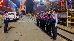 大连边检站民警：国庆我在岗 守护平安不打烊