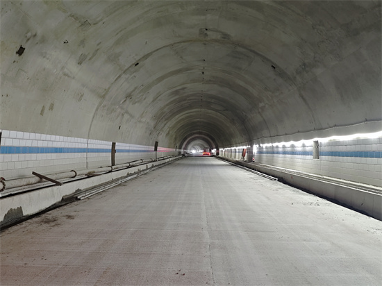摩天岭隧道二衬施工圆满完成 本桓高速五工区主体工程全面告竣_fororder_微信图片_20250804150431