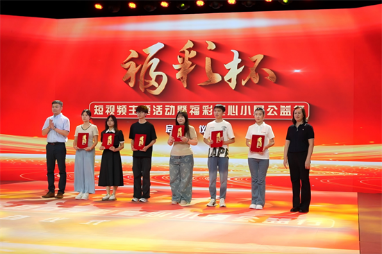 镜头定格公益之光 爱心小屋温暖启航！沈阳福彩双响助力城市文明​_fororder_马静爱心小屋2