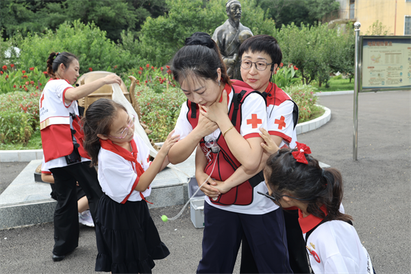 沈阳市红十字青少年探秘地震监测一线 沉浸式筑牢安全防线_fororder_宋世辉8