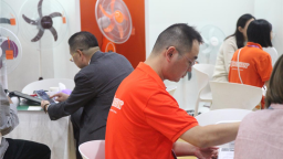 父辈的灯塔 时代的蓝海：一个“贸二代”的传承与奔赴