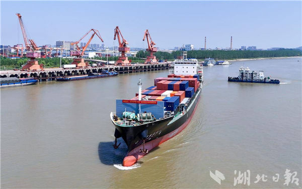 “湖北造”出海再添新通道 武汉经开港首条直达日韩航线开通_fororder_219855af9d9d4d0286889a4ca79cb5c4