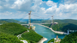 渑淅高速丹江小三峡特大桥成功合龙