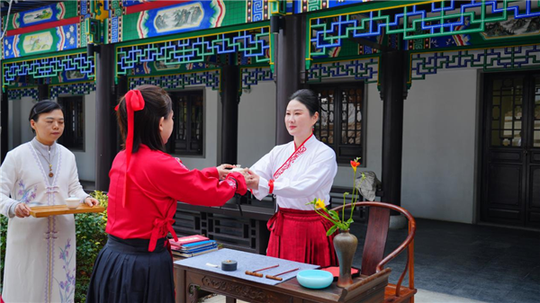 迎三八妇女节 武水集团在古琴台举办“既济书苑”女职工国学活动_fororder_图片7