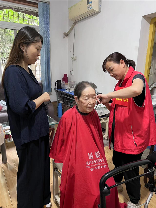 多元共治聚合力 便民服务暖人心——华师大社区携手多方力量共建美好家园_fororder_02