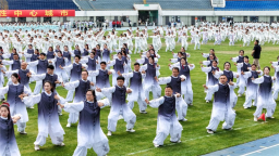 襄阳樊城：四千教职工同展健康风采
