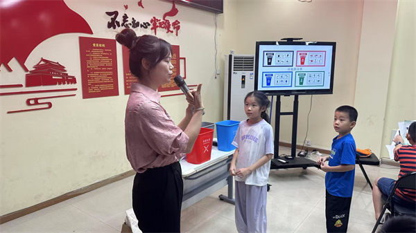 武汉市青山区：垃圾分类宣传出新招 “小小宣传员”上岗_fororder_图片3