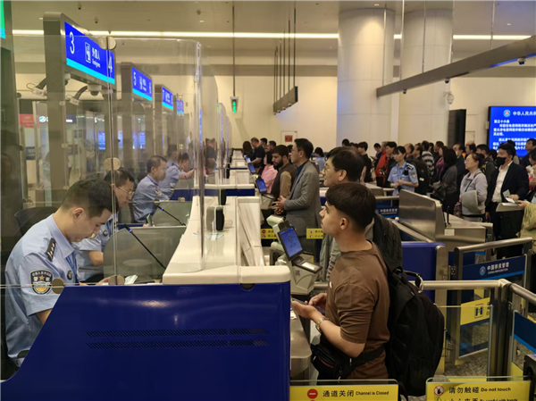 武汉航空口岸好热闹 上半年出入境数据印证开放活力_fororder_图片17