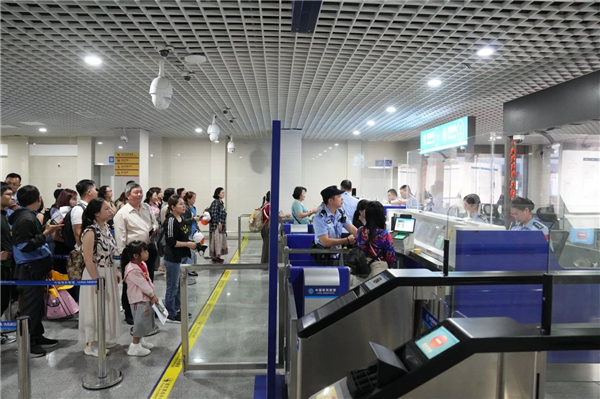 恩施许家坪国际机场出入境客流量激增 外籍旅客占比近七成_fororder_图片13