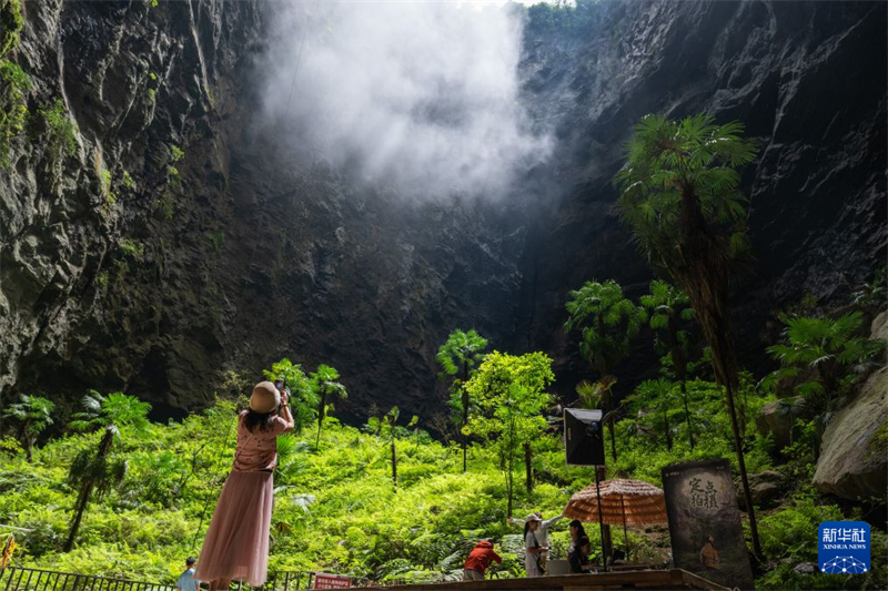 湖北宣恩:游绿水青山 享夏日清凉