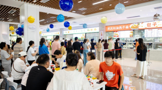 开学第一餐学校请客！武汉商学院免费午餐“暖胃”更“暖心”