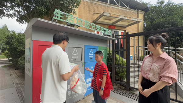 武汉市青山区：垃圾分类宣传出新招 “小小宣传员”上岗_fororder_图片2
