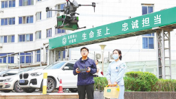 襄阳无人机转运医疗标本首飞告捷