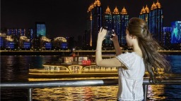 ​诗韵江城青春启航 两江游打造诗意毕业之旅