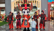 高速服务区里飘出荆楚味：双节出行潮带火“路上消费”