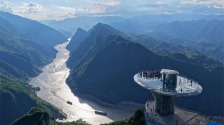 湖北巴東：金色三峽引遊人