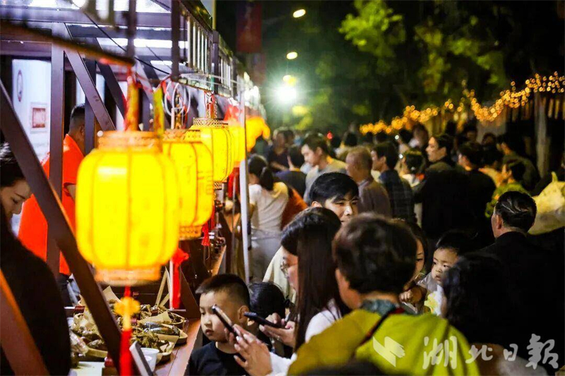 突破400亿元！国庆中秋假期前6天湖北省消费市场热力十足_fororder_dc715349bbed42ada61442885c4cfc67