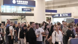 对俄免签首日 湖北迎来首批享受免签入境俄旅客
