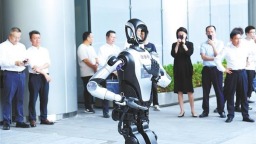 政策暖风“催”动湖北人形机器人